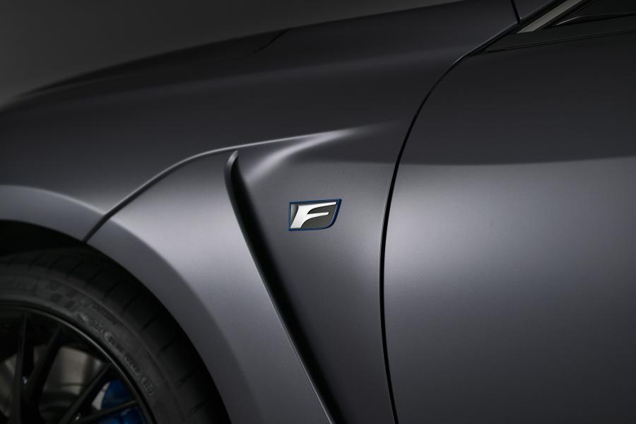 Детали экстерьера Lexus RC F 10th Anniversary Limited 2018 года  (EU) (фото 5 из 14)